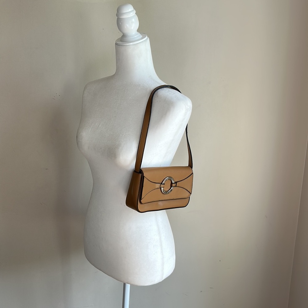 GUESS Vintage 90s Y2K Tan Flap Shoulder Bag Purse